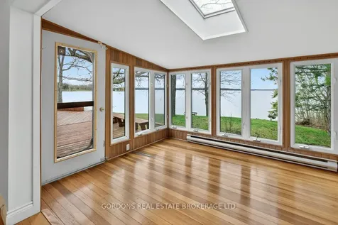 1717 Bay Road Kingston ON K7L 4V1