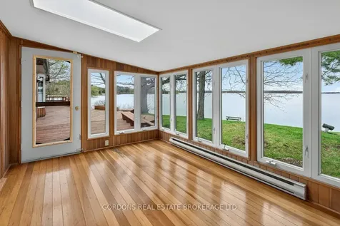 1717 Bay Road Kingston ON K7L 4V1