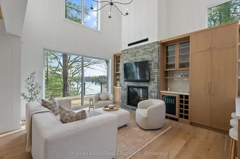 1029 East Rankin Road Muskoka Lakes ON P0B 1J0