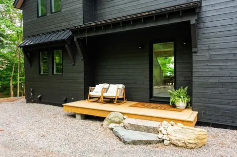 1029 East Rankin Road Muskoka Lakes ON P0B 1J0