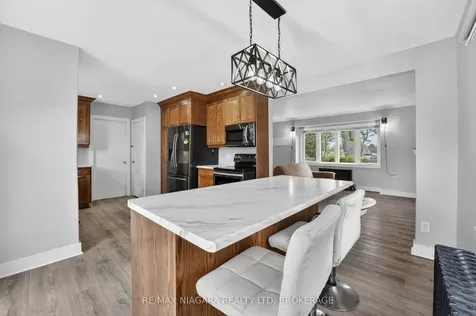 197 Aqueduct Street Welland ON L3C 1C3