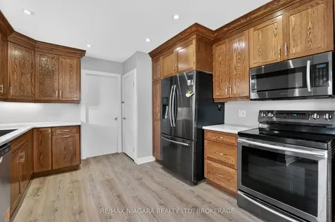 197 Aqueduct Street Welland ON L3C 1C3