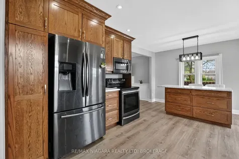 197 Aqueduct Street Welland ON L3C 1C3