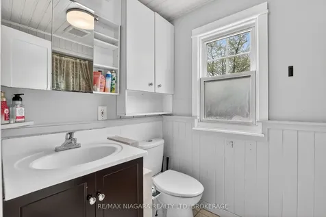 197 Aqueduct Street Welland ON L3C 1C3