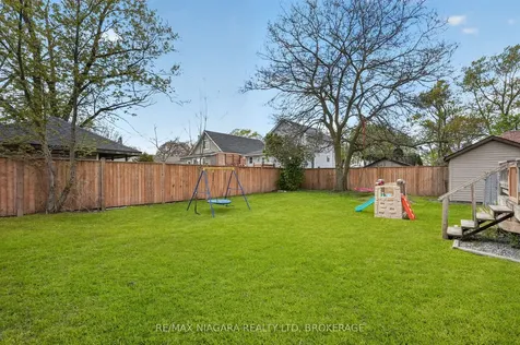 197 Aqueduct Street Welland ON L3C 1C3