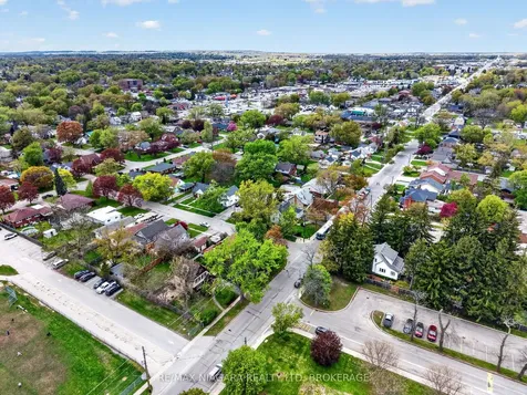 197 Aqueduct Street Welland ON L3C 1C3