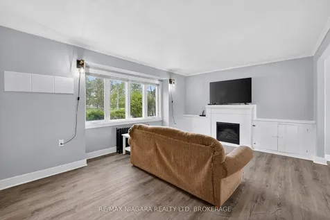 197 Aqueduct Street Welland ON L3C 1C3
