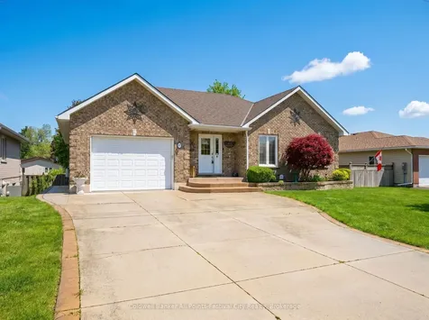 16 Balvina Drive W Goderich ON N7A 4L3