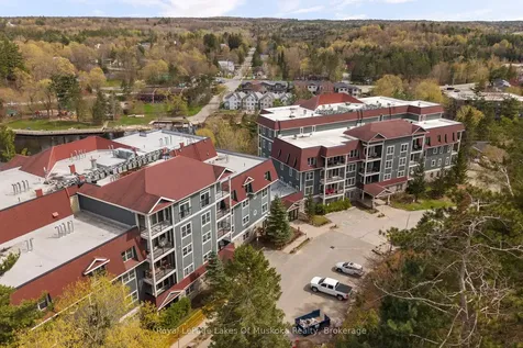 10 Kimberley Avenue Bracebridge ON P1L 0A4