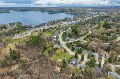22 Glenwood Drive Huntsville ON P1H 1B6