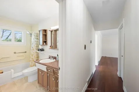 12 Glenview Avenue E St. Catharines ON L2N 2Z6