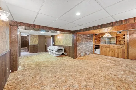 12 Glenview Avenue E St. Catharines ON L2N 2Z6