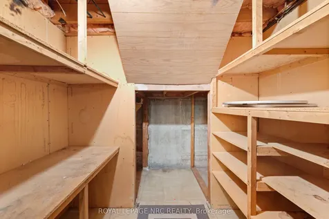 12 Glenview Avenue E St. Catharines ON L2N 2Z6