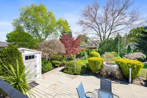 12 Glenview Avenue E St. Catharines ON L2N 2Z6