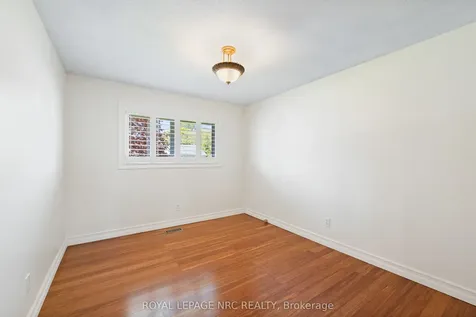 12 Glenview Avenue E St. Catharines ON L2N 2Z6
