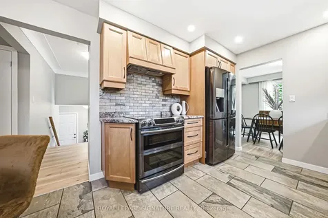 104 Gardiner Drive Hamilton ON L9C 5W8