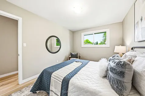 104 Gardiner Drive Hamilton ON L9C 5W8