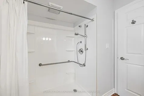 104 Gardiner Drive Hamilton ON L9C 5W8
