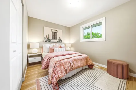 104 Gardiner Drive Hamilton ON L9C 5W8