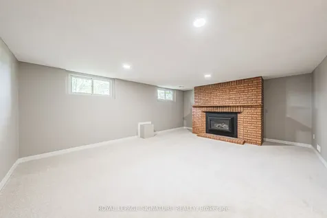 104 Gardiner Drive Hamilton ON L9C 5W8