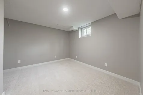 104 Gardiner Drive Hamilton ON L9C 5W8