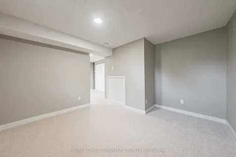 104 Gardiner Drive Hamilton ON L9C 5W8