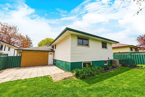 104 Gardiner Drive Hamilton ON L9C 5W8