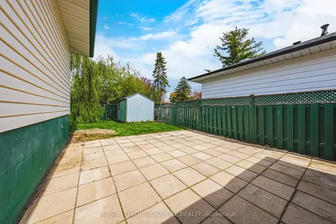 104 Gardiner Drive Hamilton ON L9C 5W8