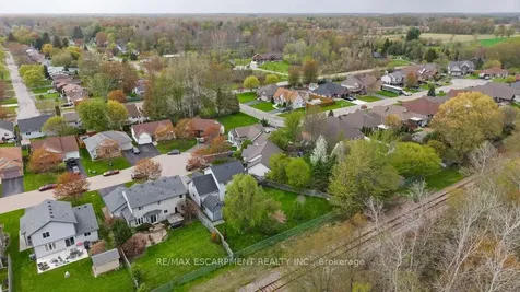 21 Maplewood Court Haldimand ON N1A 3G8