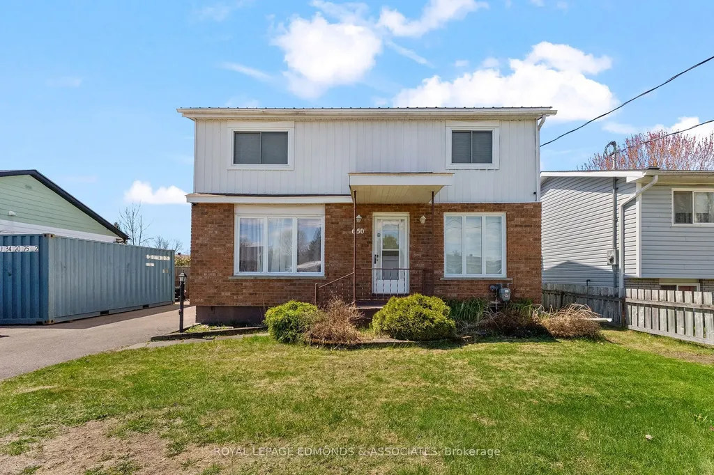 650 Lorne Street W Laurentian Valley ON K8A 6T6