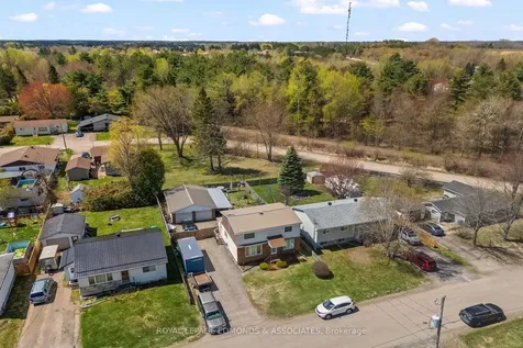 650 Lorne Street W Laurentian Valley ON K8A 6T6