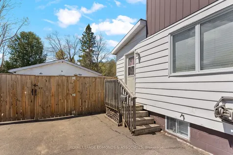 650 Lorne Street W Laurentian Valley ON K8A 6T6
