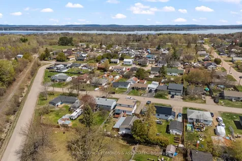 650 Lorne Street W Laurentian Valley ON K8A 6T6