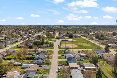 650 Lorne Street W Laurentian Valley ON K8A 6T6
