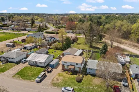 650 Lorne Street W Laurentian Valley ON K8A 6T6