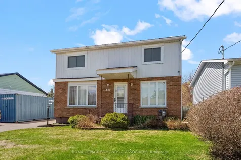650 Lorne Street W Laurentian Valley ON K8A 6T6