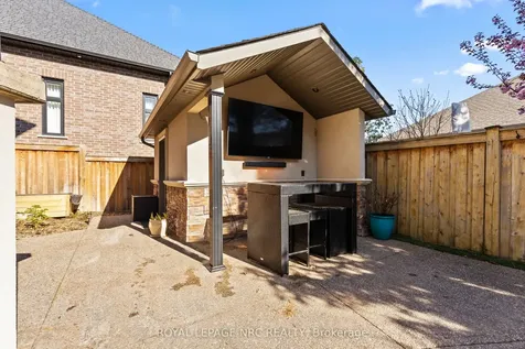 63 Terrace Drive Grimsby ON L3M 1B6