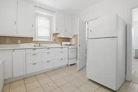 256 Lincoln Street Welland ON L3B 4N1