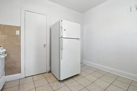 256 Lincoln Street Welland ON L3B 4N1