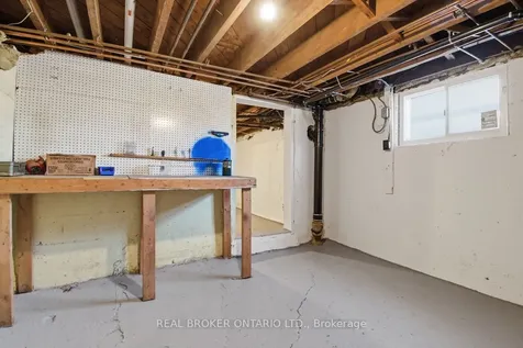 256 Lincoln Street Welland ON L3B 4N1