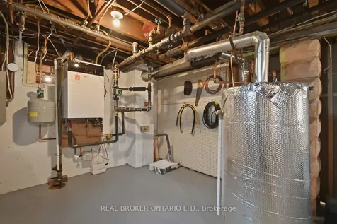 256 Lincoln Street Welland ON L3B 4N1