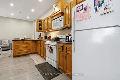 256 Lincoln Street Welland ON L3B 4N1