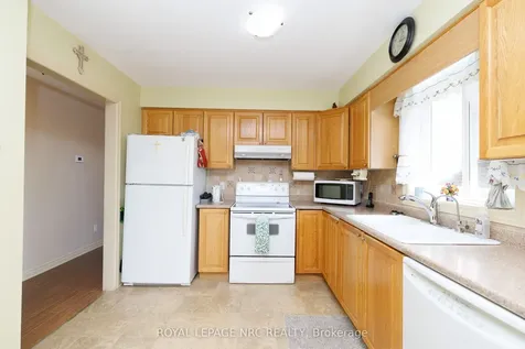 6787 Ailanthus Avenue Niagara Falls ON L2G 4C6