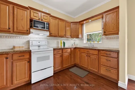 172 Prospect Street S Hamilton ON L8M 2Z4