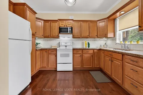 172 Prospect Street S Hamilton ON L8M 2Z4