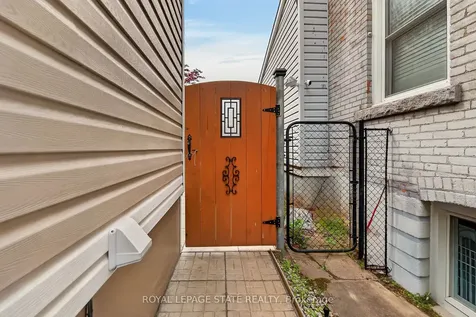 172 Prospect Street S Hamilton ON L8M 2Z4