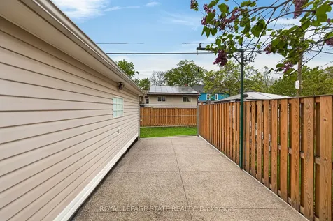 172 Prospect Street S Hamilton ON L8M 2Z4