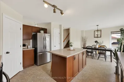 15 Manoir Street Russell ON K0A 1W0