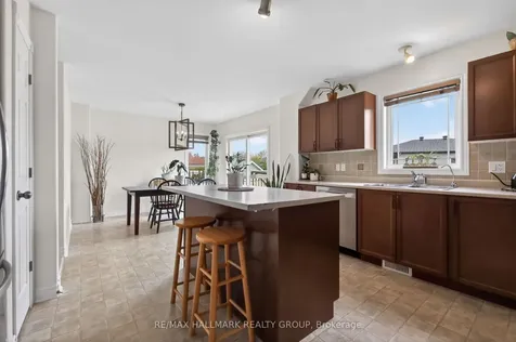 15 Manoir Street Russell ON K0A 1W0
