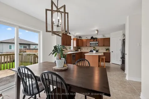 15 Manoir Street Russell ON K0A 1W0